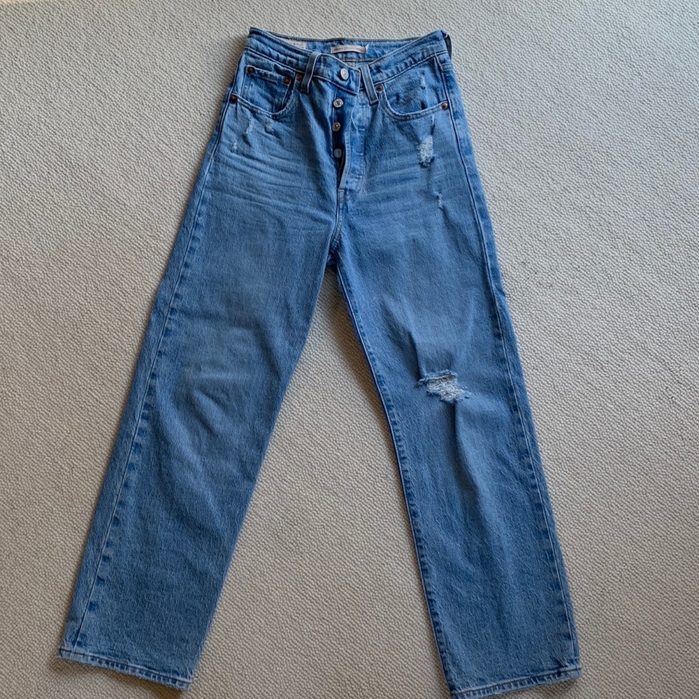 Levi’s ribcage straight size 24